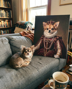 Chihuahua naast zijn Hertogin-portret op de bank